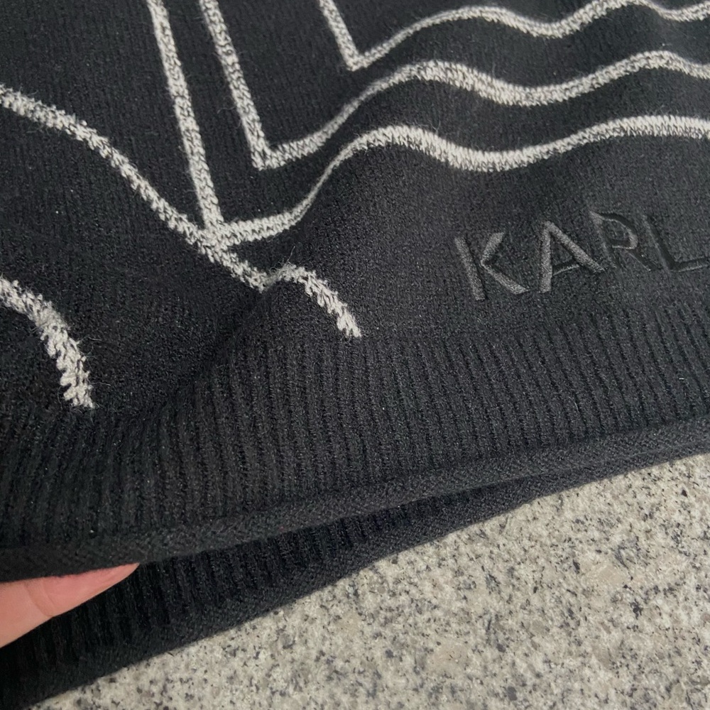 NWT KARL Lagerfeld Black/White Womens Long Sleeve Sweater SzL   Abstract Lines - Picture 7 of 17